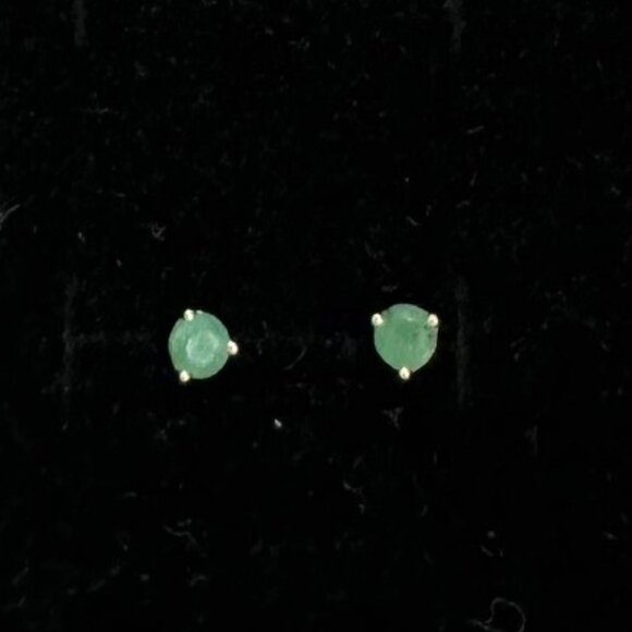 Mejuri Gemstone Mini Studs – 14k Gold with Emerald - Picture 4 of 8